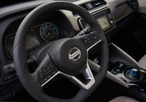 Інтер'єр Nissan Leaf 2018 — фото 3