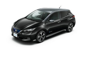 Електромобіль Nissan Leaf 2018 — колір silver & black