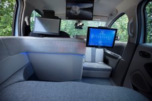 Переобладнаний салон Renault Zoe для експериментальної служби замовлення автономного таксі