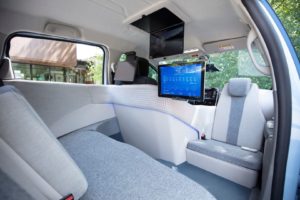 Переобладнаний салон Renault Zoe для служби замовлення автономного таксі