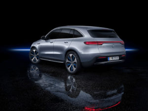 Екстер'єр Mercedes-Benz EQC — фото 3