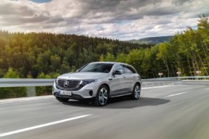 Екстер'єр Mercedes-Benz EQC — фото 11