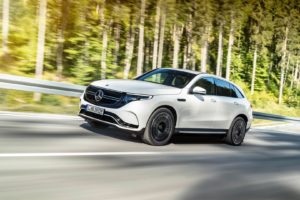 Екстер'єр Mercedes-Benz EQC — фото 14