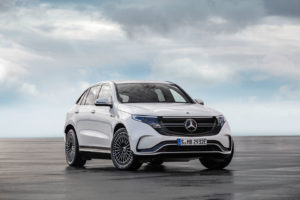 Екстер'єр Mercedes-Benz EQC — фото 12