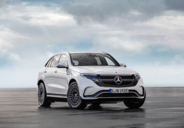 Екстер'єр Mercedes-Benz EQC — фото 12