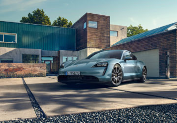 Спортивний електрокар Porsche Taycan 4S