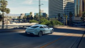 Спортивний електрокар Porsche Taycan 4S