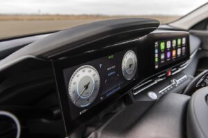 Дизайну інтер'єру Hyundai Elantra Hybrid