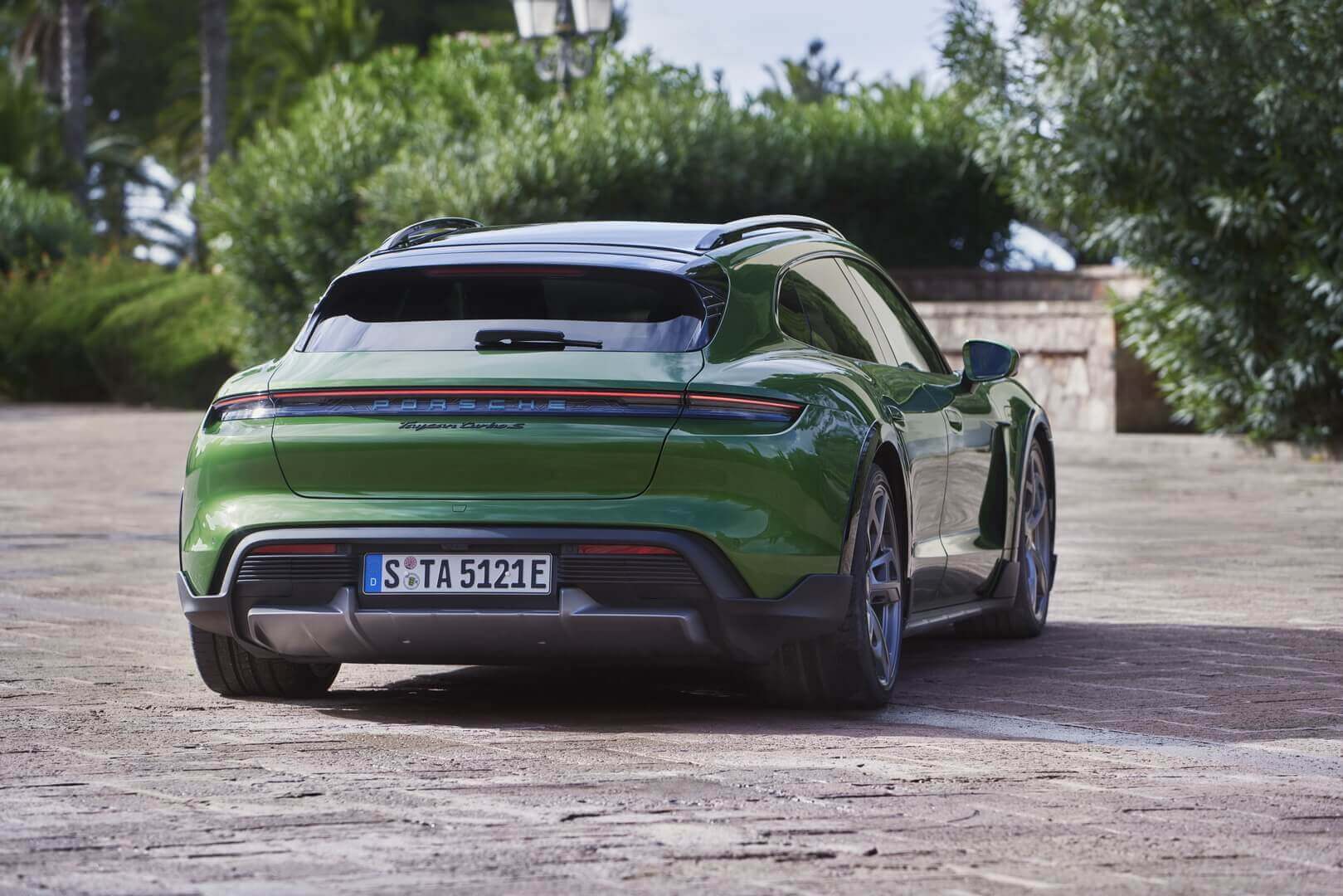 Екстер'єр Porsche Taycan Turbo S Cross Turismo
