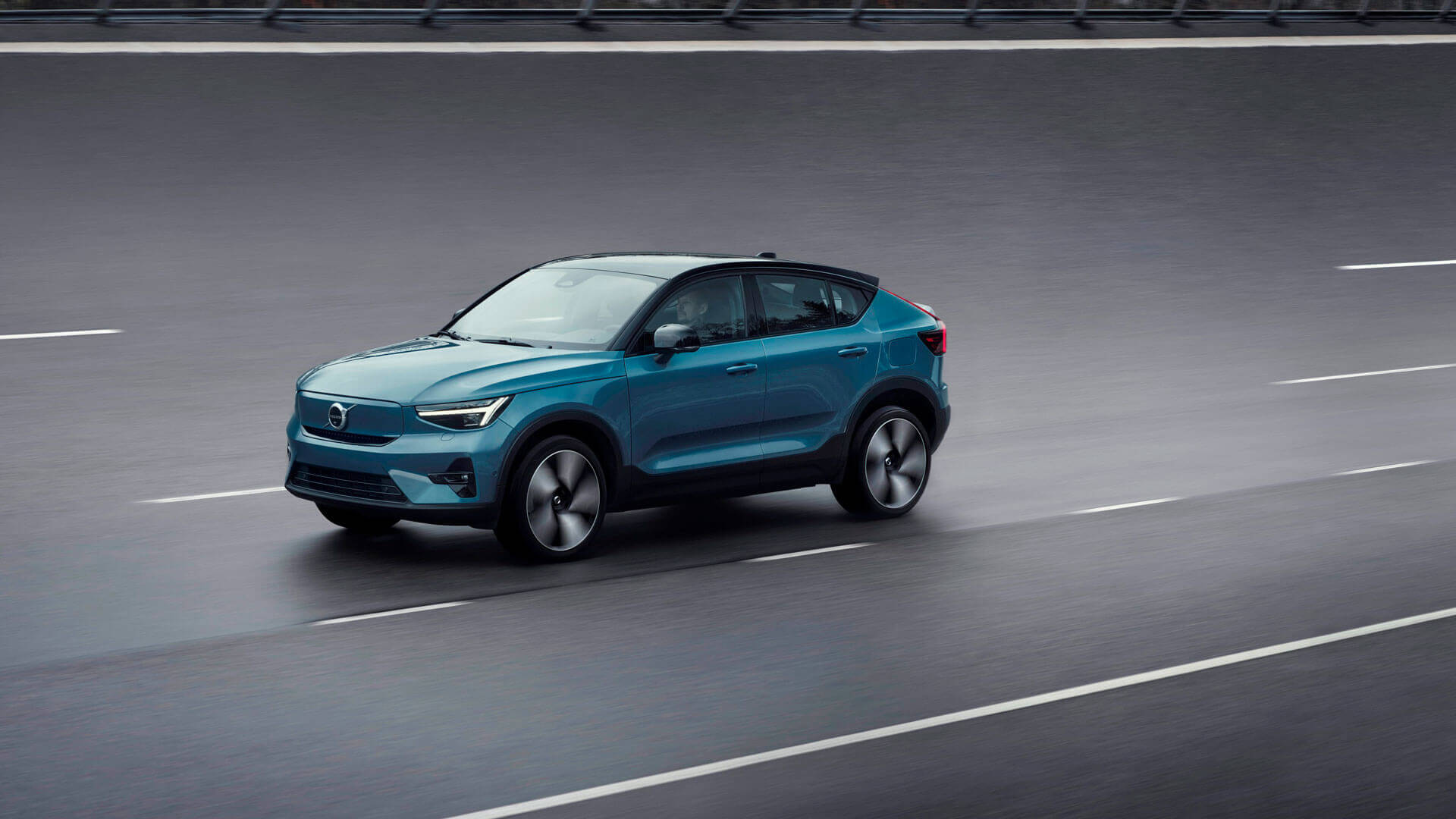 Volvo C40 Recharge буде пропонуватися виключно з електричним приводом