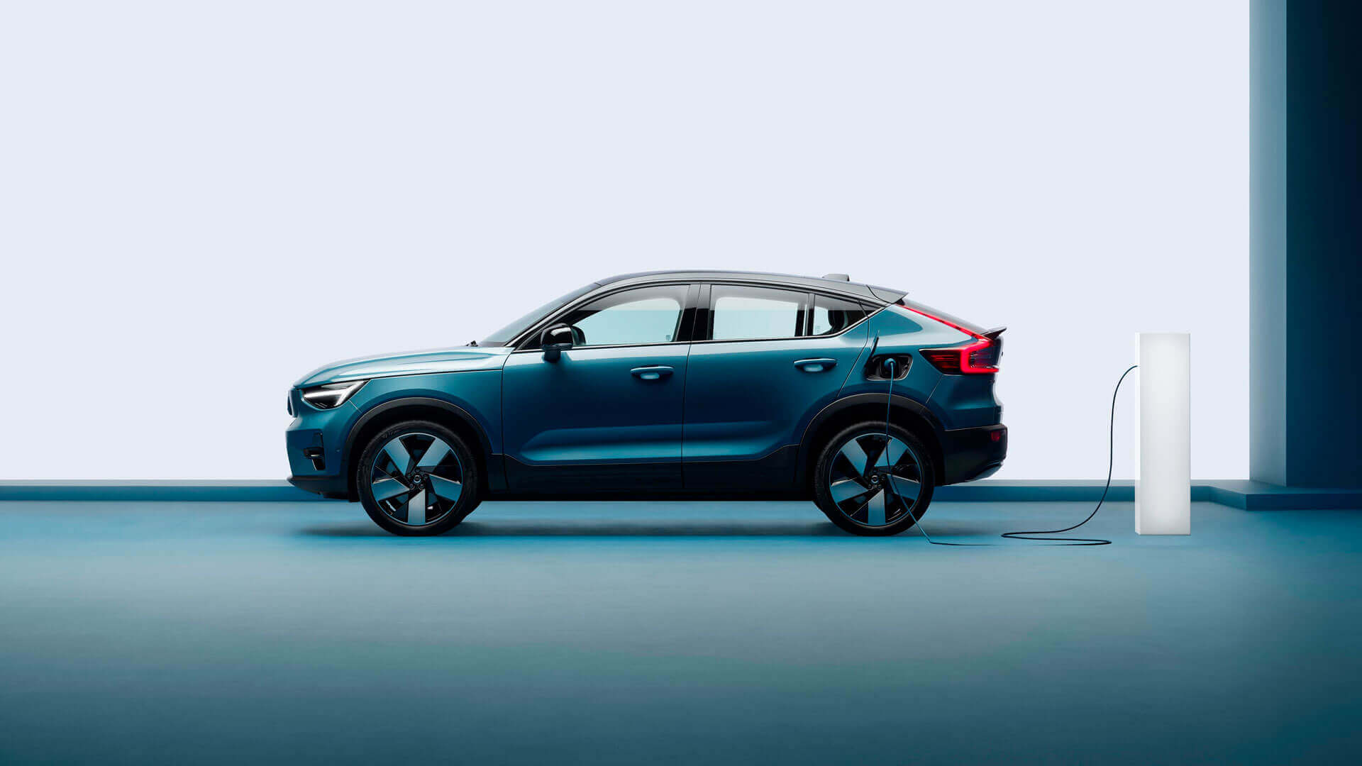 Volvo представляє електричний кросовер C40 Recharge